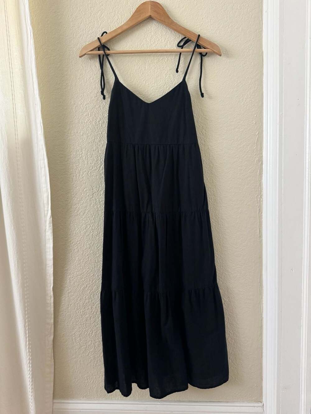 Abercrombie & Fitch Black Tiered Tie-Strap Smocked Midi Dress Size XS